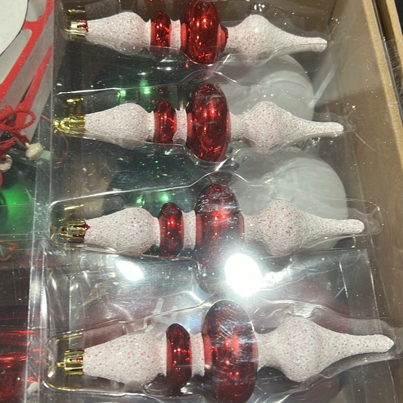 Martha Stewart 100 Piece Ornament Set Deer Birds Santa Lighted Star Tree Skirt - Picture 3 of 11